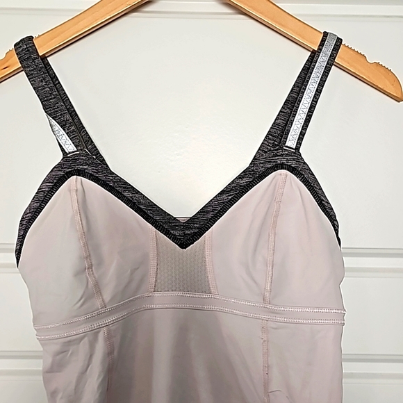 Lululemon Reflective Light Up Tank - Picture 3 of 10
